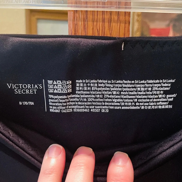 Victoria’s Secret Incredible Essential high rise leggings mesh calves SZ 8 black - Picture 7 of 9